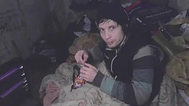 Snapshot of makarov1993 chatting on February 11, 2026, 12:49 pm makarov1993 online show from February 11, 2026, 12:49 pm