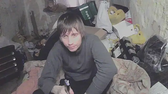 Snapshot of makarov1993 chatting on April 3, 2026, 9:32 pm makarov1993 online show from April 3, 2026, 9:32 pm