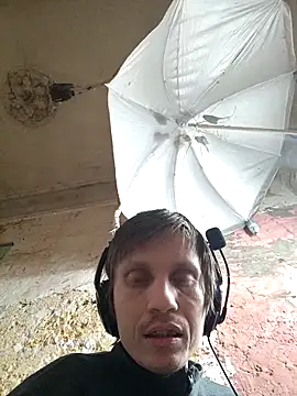 Snapshot of makarov1993 chatting on April 9, 2026, 6:19 am makarov1993 online show from April 9, 2026, 6:19 am