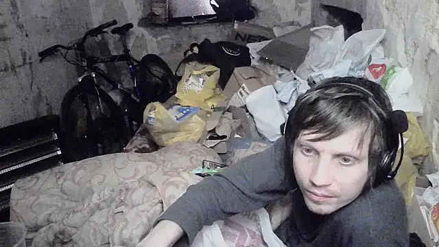 makarov1993 online show from May 12, 2026, 12:33 pm