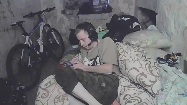 Snapshot of makarov1993 chatting on September 22, 2025, 4:29 am makarov1993 online show from September 22, 2025, 4:29 am