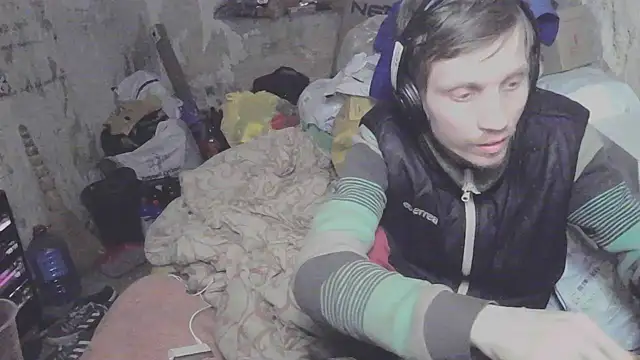 Snapshot of makarov1993 chatting on February 25, 2026, 11:04 pm makarov1993 online show from February 25, 2026, 11:04 pm