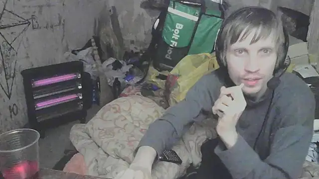 Snapshot of makarov1993 chatting on March 21, 2026, 8:24 pm makarov1993 online show from March 21, 2026, 8:24 pm