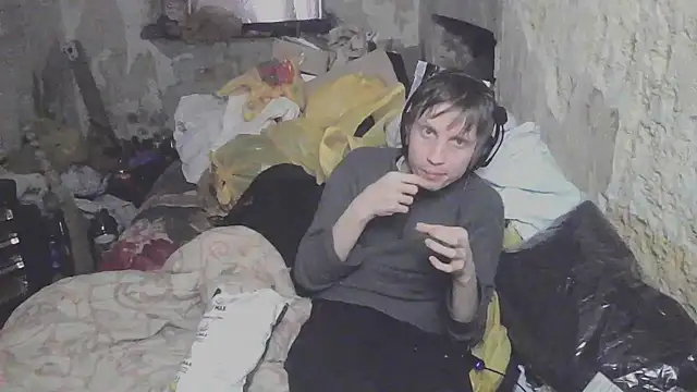 Snapshot of makarov1993 chatting on April 6, 2026, 6:31 pm makarov1993 online show from April 6, 2026, 6:31 pm