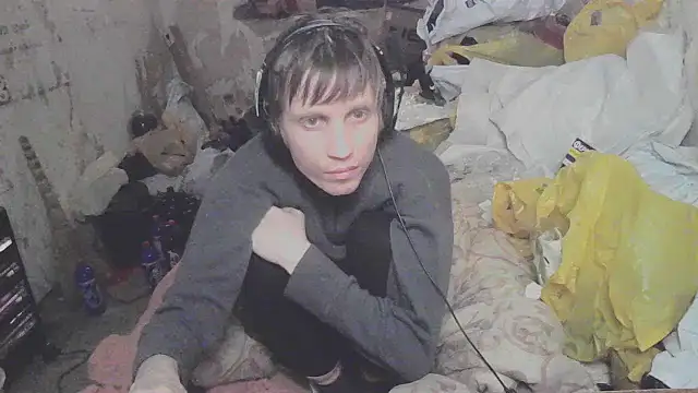 Snapshot of makarov1993 chatting on March 9, 2026, 12:20 pm makarov1993 online show from March 9, 2026, 12:20 pm