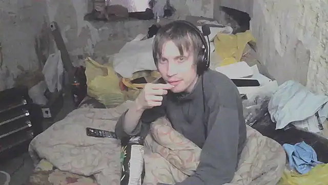 Snapshot of makarov1993 chatting on April 12, 2026, 11:24 am makarov1993 online show from April 12, 2026, 11:24 am