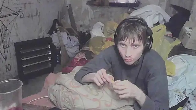 Snapshot of makarov1993 chatting on March 17, 2026, 11:30 pm makarov1993 online show from March 17, 2026, 11:30 pm