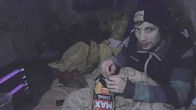 Snapshot of makarov1993 chatting on February 18, 2026, 5:27 am makarov1993 online show from February 18, 2026, 5:27 am