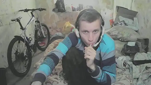 Snapshot of makarov1993 chatting on October 5, 2025, 12:40 pm makarov1993 online show from October 5, 2025, 12:40 pm