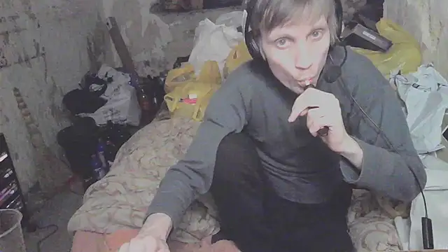 Snapshot of makarov1993 chatting on March 3, 2026, 3:41 pm makarov1993 online show from March 3, 2026, 3:41 pm