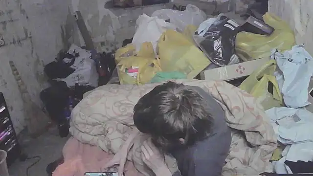 Snapshot of makarov1993 chatting on March 4, 2026, 5:37 am makarov1993 online show from March 4, 2026, 5:37 am