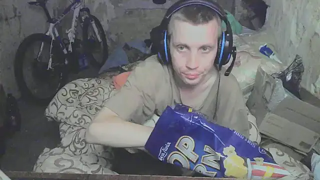 Snapshot of makarov1993 chatting on September 14, 2025, 3:01 pm makarov1993 online show from September 14, 2025, 3:01 pm