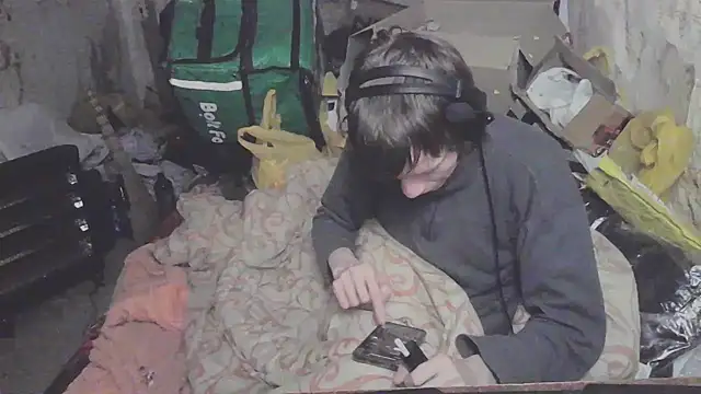 Snapshot of makarov1993 chatting on March 31, 2026, 8:33 pm makarov1993 online show from March 31, 2026, 8:33 pm