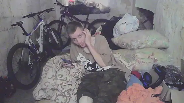 Snapshot of makarov1993 chatting on September 24, 2025, 11:17 am makarov1993 online show from September 24, 2025, 11:17 am