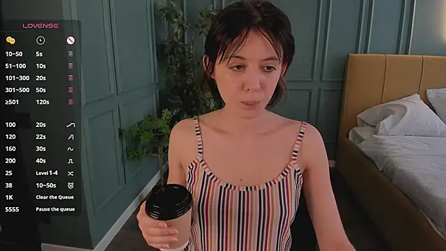 Snapshot of chloe_dreammm chatting on February 24, 2026, 12:17 pm chloe dreammm online show from February 24, 2026, 12:17 pm