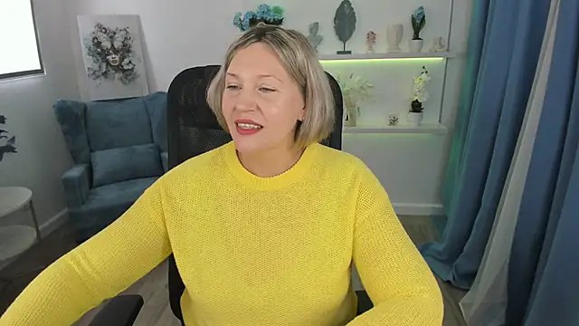 NinaStarle online show from October 1, 2025, 5:45 am