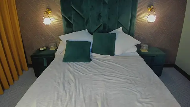 Snapshot of Chloee_White chatting on January 15, 2026, 9:45 am Chloee White online show from January 15, 2026, 9:45 am