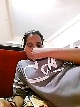 Snapshot of JHILMIL chatting on April 10, 2026, 5:31 pm JHILMIL online show from April 10, 2026, 5:31 pm