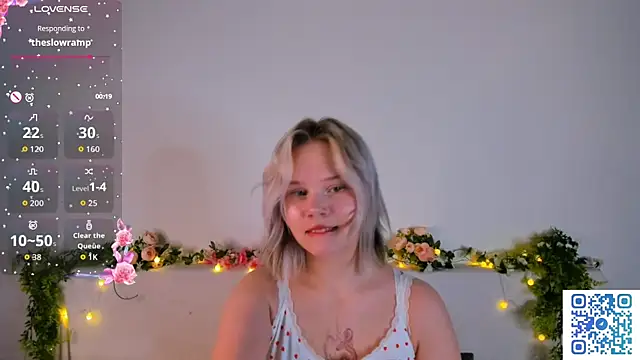 girlllsooft online show from October 25, 2025, 1:45 pm