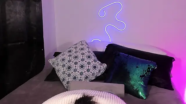 Snapshot of Londonttipton chatting on March 5, 2026, 4:42 am Londonttipton online show from March 5, 2026, 4:42 am