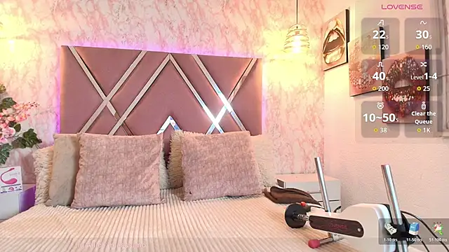 Aliice1  online show from November 7, 2025, 7:29 pm