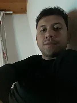 Snapshot of Michaell_Spinelly chatting on April 17, 2026, 11:40 pm Michaell Spinelly online show from April 17, 2026, 11:40 pm