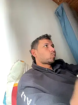 Michaell Spinelly online show from October 25, 2025, 2:28 pm