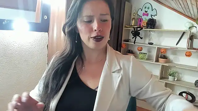 katherine blair online show from October 27, 2025, 1:12 pm