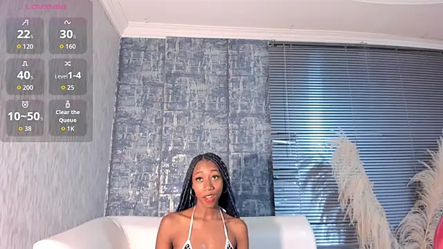 NathalyLeen online show from May 28, 2026, 8:59 pm