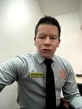 Manu0586 online show from October 7, 2025, 9:27 pm