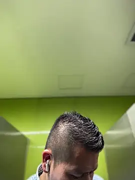 Manu0586 online show from September 26, 2025, 11:55 pm