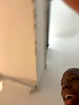 CharlesBrown  online show from November 7, 2025, 12:31 pm