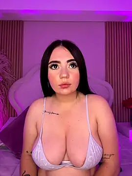 Snapshot of Valeria_carter chatting on October 6, 2025, 12:50 pm Valeria carter online show from October 6, 2025, 12:50 pm