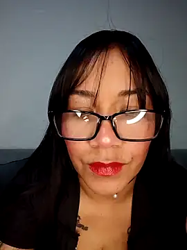 Snapshot of violettaa_millerss chatting on May 9, 2026, 12:25 am violettaa millerss online show from May 9, 2026, 12:25 am