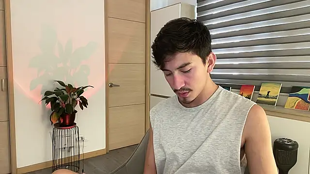 sweettaaron01 online show from October 29, 2025, 6:07 pm