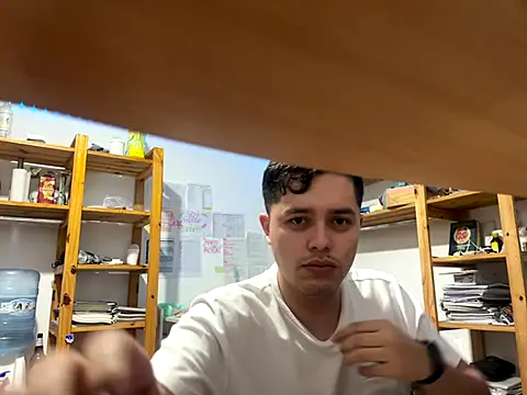 Snapshot of Haustin202 chatting on September 19, 2025, 12:25 am Haustin202 online show from September 19, 2025, 12:25 am