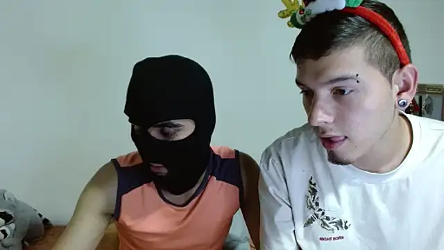 Maiki Foxx online show from November 22, 2025, 11:58 pm