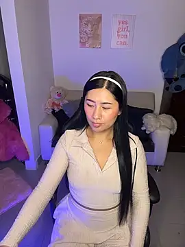 Snapshot of evelyn_ch_ chatting on February 12, 2026, 10:48 am evelyn ch online show from February 12, 2026, 10:48 am