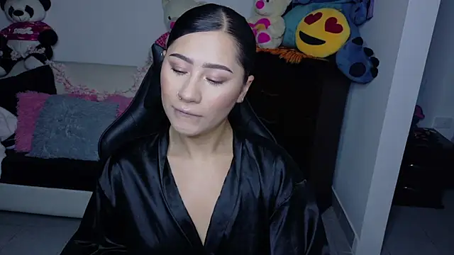 Snapshot of evelyn_ch_ chatting on October 16, 2025, 10:45 am evelyn ch online show from October 16, 2025, 10:45 am