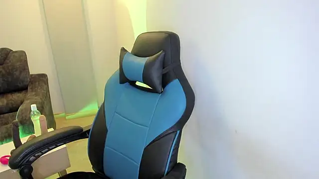 Snapshot of Scarbadgirl_ chatting on March 13, 2026, 3:55 am Scarbadgirl online show from March 13, 2026, 3:55 am