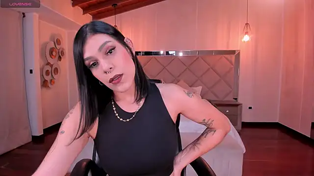 SarahYates online show from September 27, 2025, 4:18 am