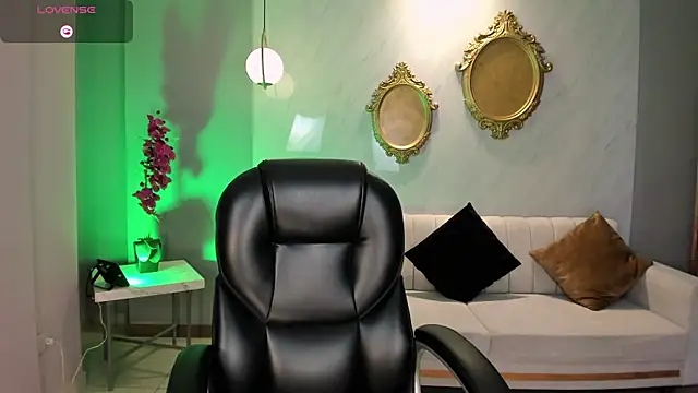 IsabellaMoreau online show from April 2, 2026, 8:04 pm