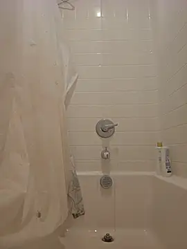 longblacklong online show from September 22, 2025, 9:04 am