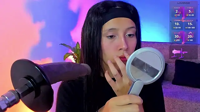 alicemoon   online show from November 12, 2025, 10:19 am