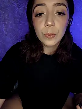 Snapshot of summi10 chatting on December 22, 2025, 11:05 pm summi10 online show from December 22, 2025, 11:05 pm