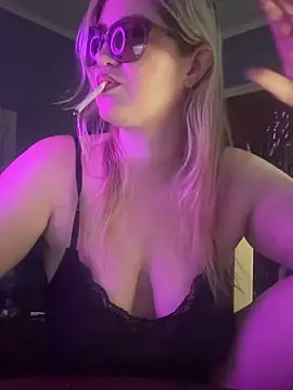 Snapshot of Granlady7 chatting on December 22, 2025, 4:23 am Granlady7 online show from December 22, 2025, 4:23 am