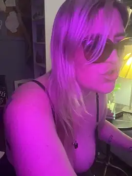 Snapshot of Granlady7 chatting on December 19, 2025, 12:36 am Granlady7 online show from December 19, 2025, 12:36 am