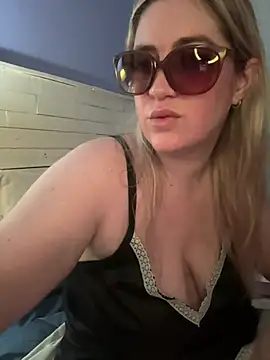 Snapshot of Granlady7 chatting on March 28, 2026, 5:19 am Granlady7 online show from March 28, 2026, 5:19 am