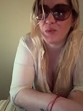 Granlady7 online show from May 28, 2026, 6:58 pm