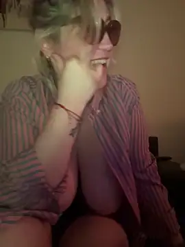 Snapshot of Granlady7 chatting on April 13, 2026, 9:24 am Granlady7 online show from April 13, 2026, 9:24 am